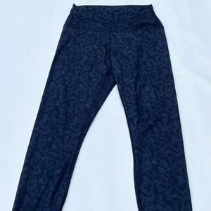 90 Degree by Reflex fragmented camo black leggings size M